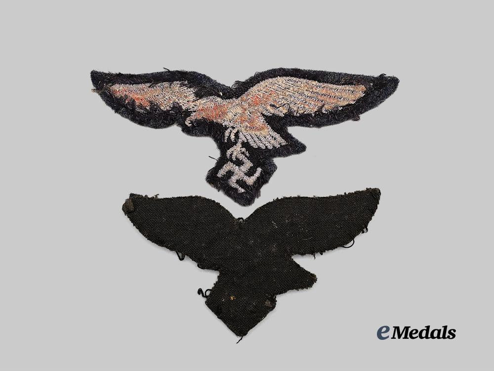 germany,_luftwaffe._a_pair_of_breast_eagles,_enlisted_and_officer_ranks_e_medals__g61333_3