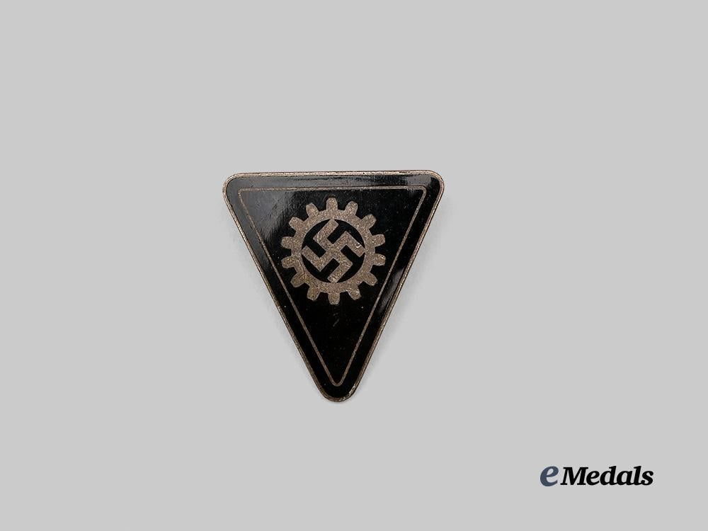 germany,_d_a_f._a_badge_for_women’s_labour_representatives,_by_l._christian_lauer_e_medals__g61340_2