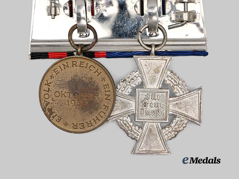germany,_third_reich._a_medal_bar_for_meritorious_civil_and_occupation_service_e_medals__g61372_5