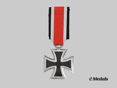 Germany, Wehrmacht. A Mint 1939 Iron Cross II Class, by Gustav Brehmer