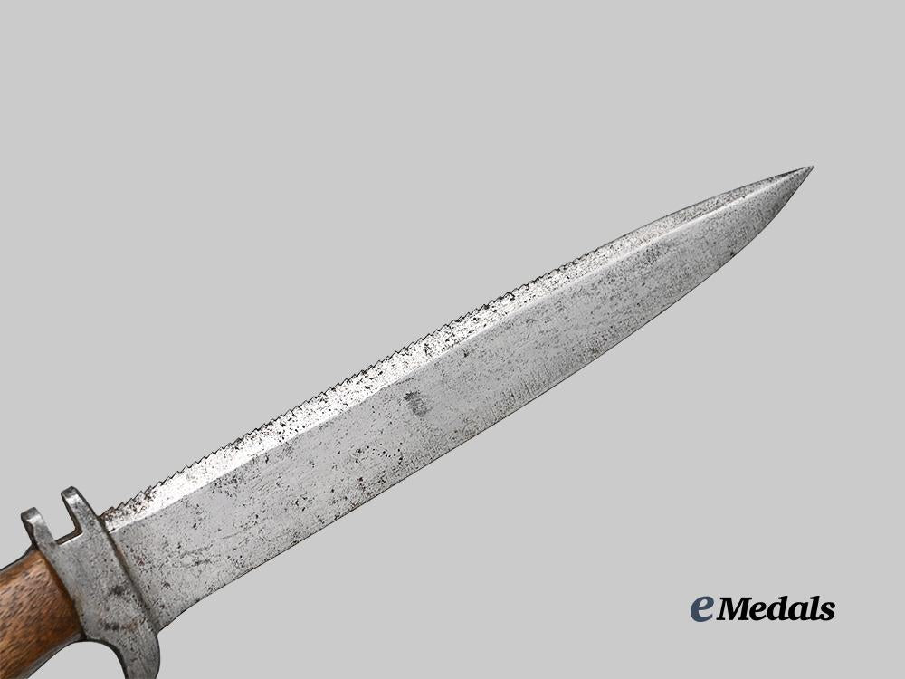 germany,_imperial._a_sawback_trench_knife,_by_f._w._backhaus_e_medals__g61390_8