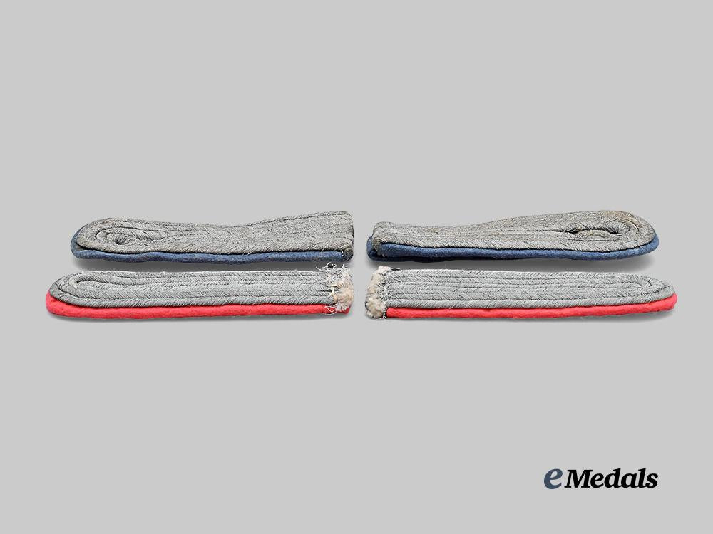 germany,_heer._a_lot_of_leutnant_shoulder_boards,_panzer_and_transportation_troops_e_medals__g61392_4