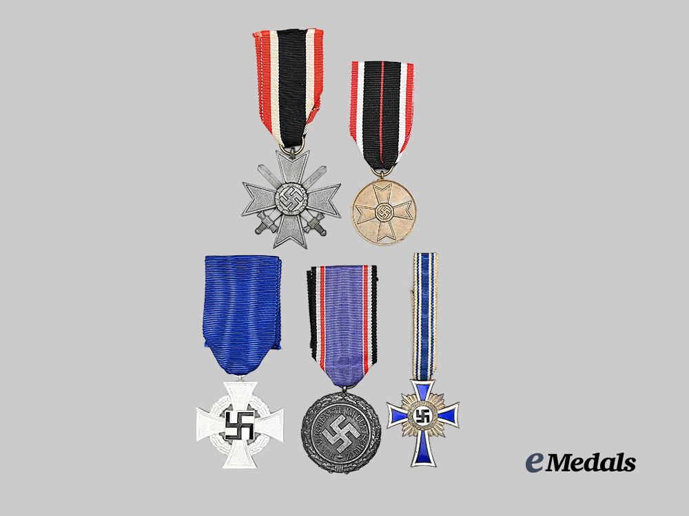 germany,_third_reich._a_mixed_lot_of_awards_for_military_and_civil_service_e_medals__g61395_2
