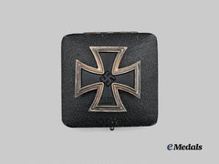 Germany, Wehrmacht. A 1939 Iron Cross I Class, with Case, by Rudolf Souval