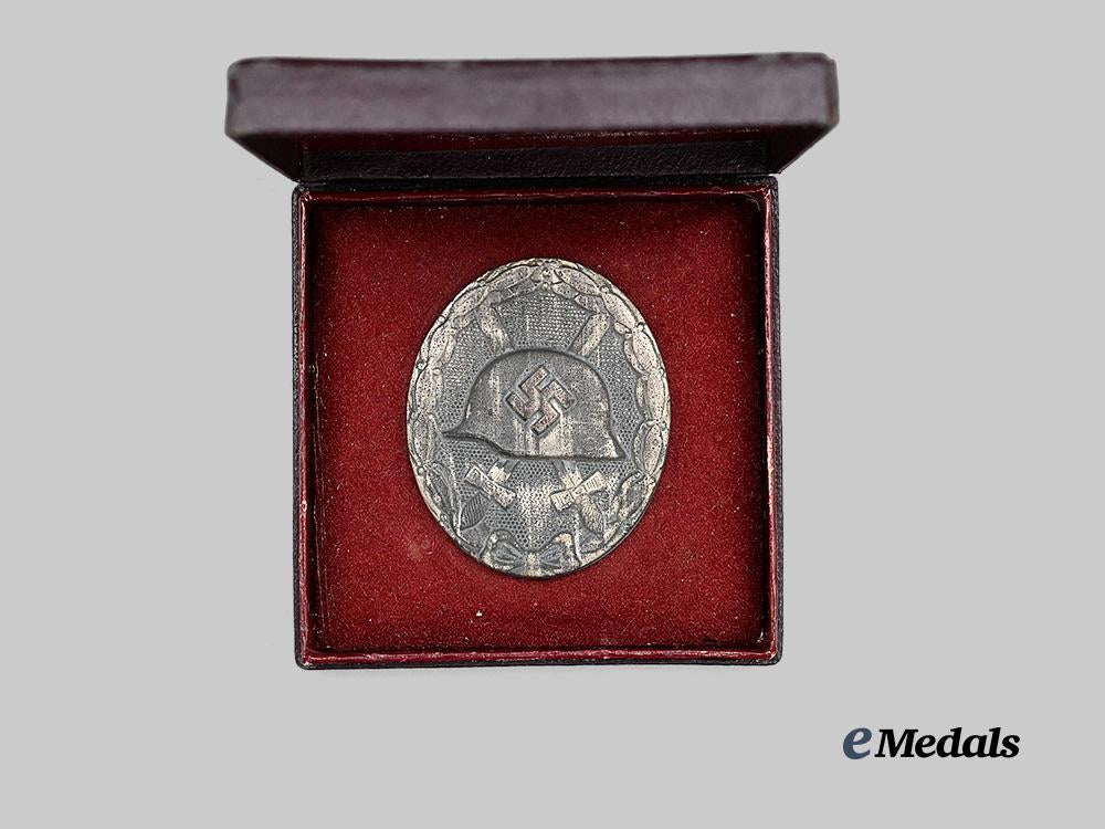 germany,_wehrmacht._a_silver_grade_wound_badge,_with_case,_by_wächtler&_lange_e_medals__g61409_3