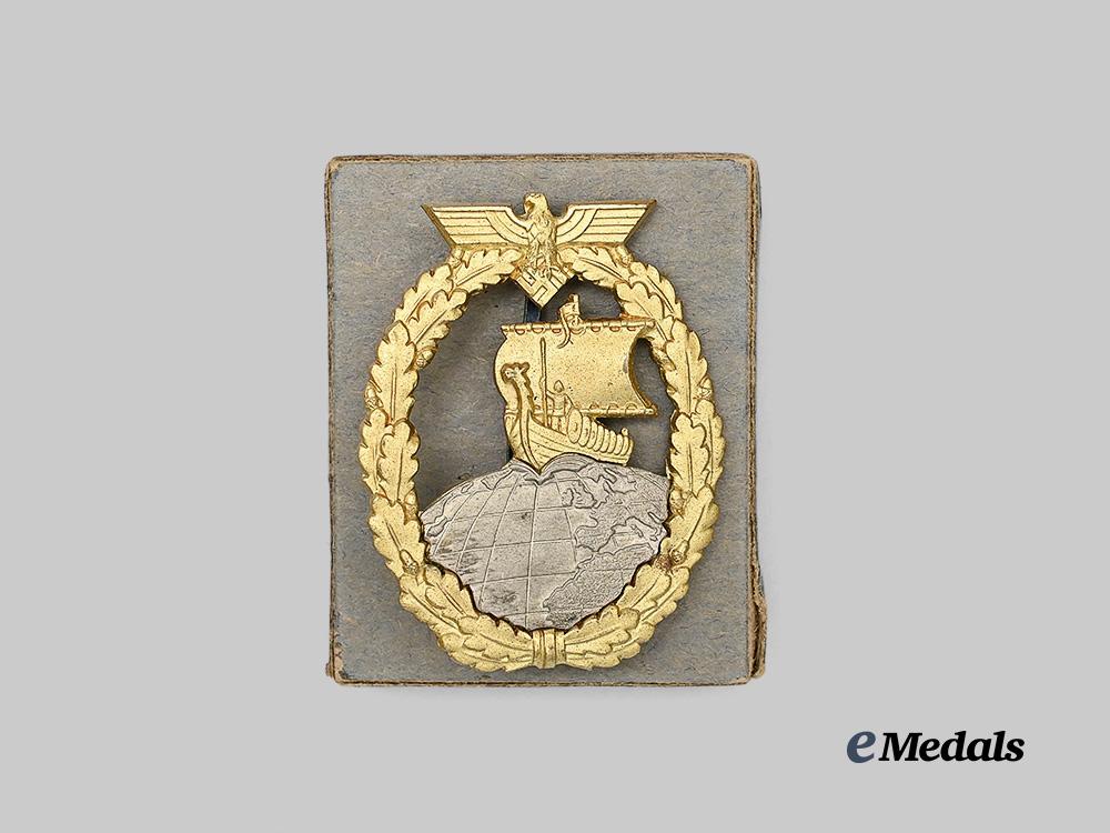 germany,_kriegsmarine._a_mint_auxiliary_cruiser_war_badge,_with_case,_by_c._e._juncker_e_medals__g61419_4