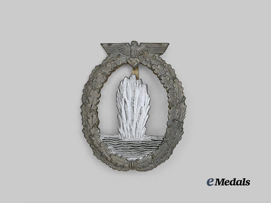 germany,_kriegsmarine._a_minesweeper_war_badge,_by_rudolf_karneth_e_medals__g61429_2