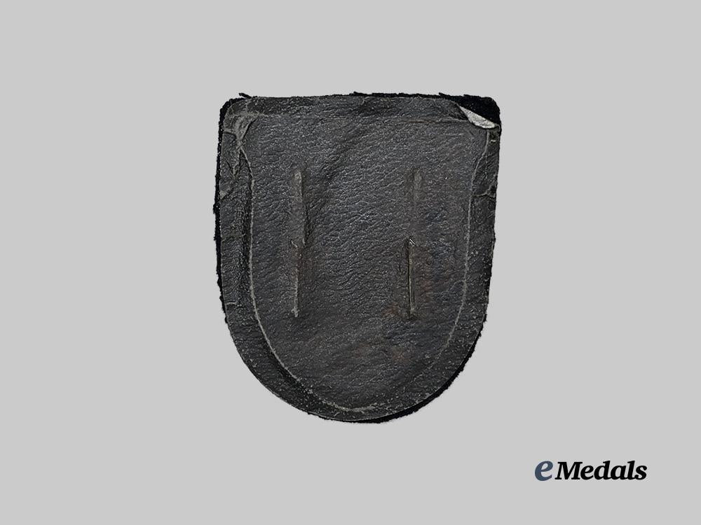 germany,_kriegsmarine._a_kuban_shield,_by_karl_wurster_e_medals__g61434_3