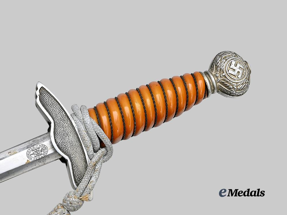 germany,_luftwaffe._an_officer’s_dress_dagger,_with_general’s_hanger,_by_e.&_f._hörster_e_medals__g61447_6