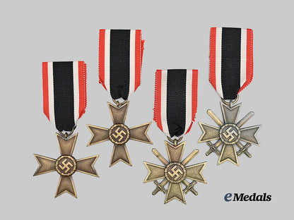 germany,_wehrmacht._a_lot_of_unissued_war_merit_crosses_i_i_class_e_medals__g61448_4