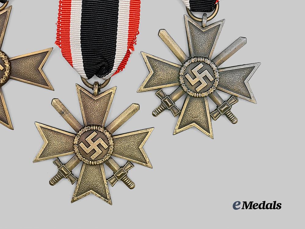 germany,_wehrmacht._a_lot_of_unissued_war_merit_crosses_i_i_class_e_medals__g61448_5