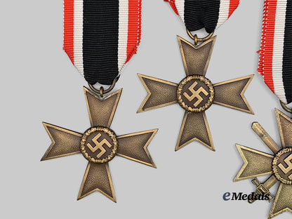 germany,_wehrmacht._a_lot_of_unissued_war_merit_crosses_i_i_class_e_medals__g61448_6
