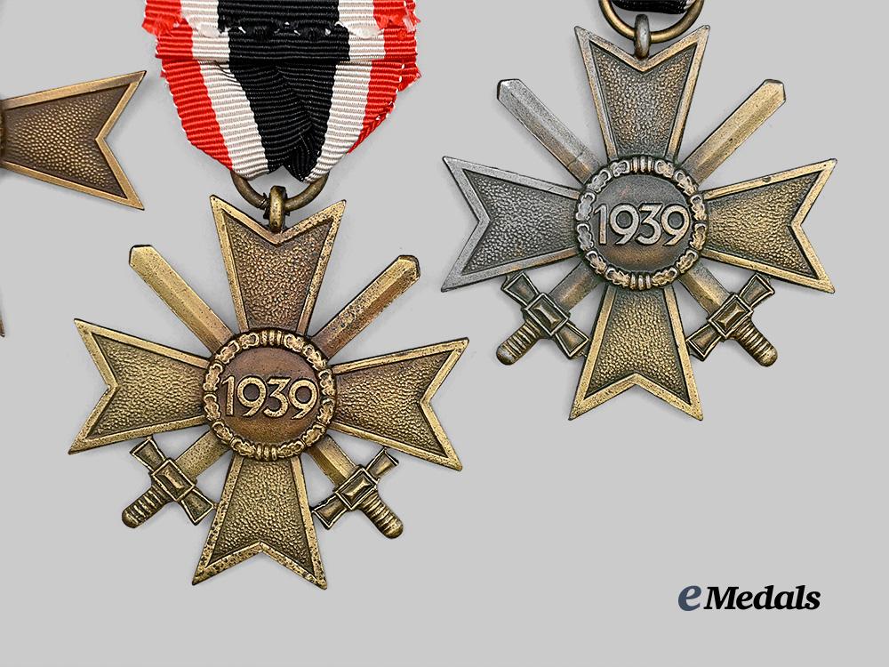 germany,_wehrmacht._a_lot_of_unissued_war_merit_crosses_i_i_class_e_medals__g61448_8