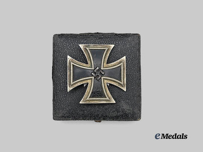 germany,_wehrmacht._a1939_iron_cross_i_class,_with_case,_by_c._e._juncker_e_medals__g61455_4