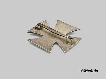 germany,_wehrmacht._a1939_iron_cross_i_class,_with_case,_by_c._e._juncker_e_medals__g61455_7