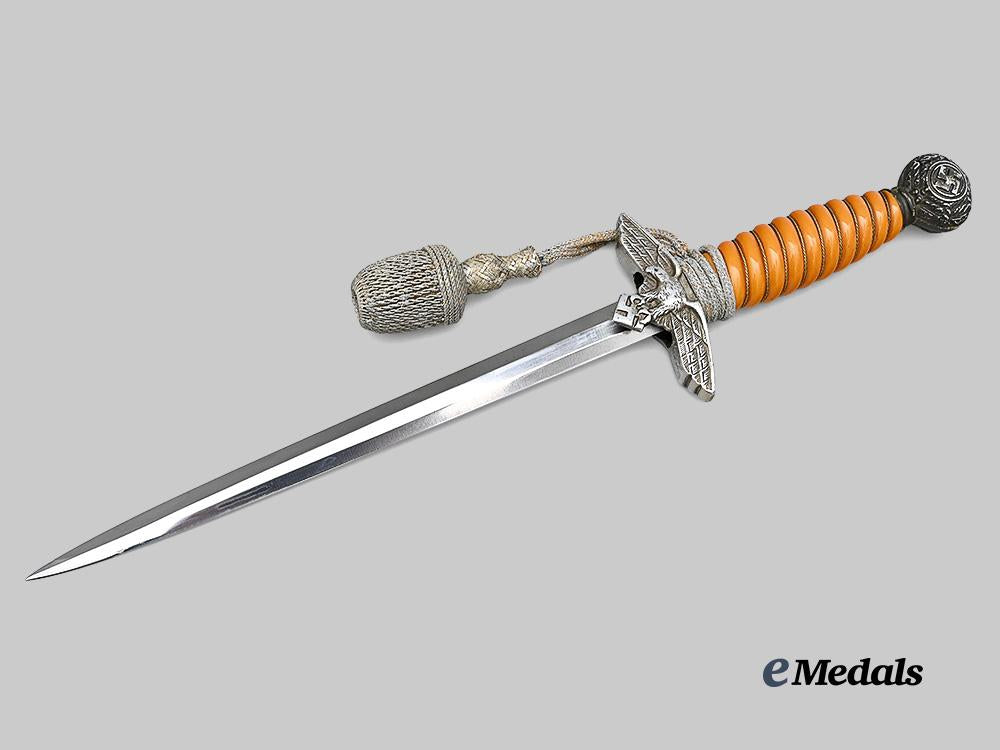 germany,_luftwaffe._an_officer’s_dress_dagger,_with_general’s_hanger,_by_a_l_c_o_s_o_e_medals__g61481_4