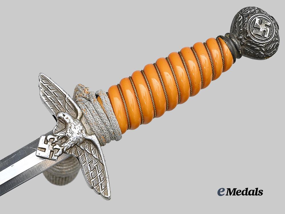 germany,_luftwaffe._an_officer’s_dress_dagger,_with_general’s_hanger,_by_a_l_c_o_s_o_e_medals__g61481_7