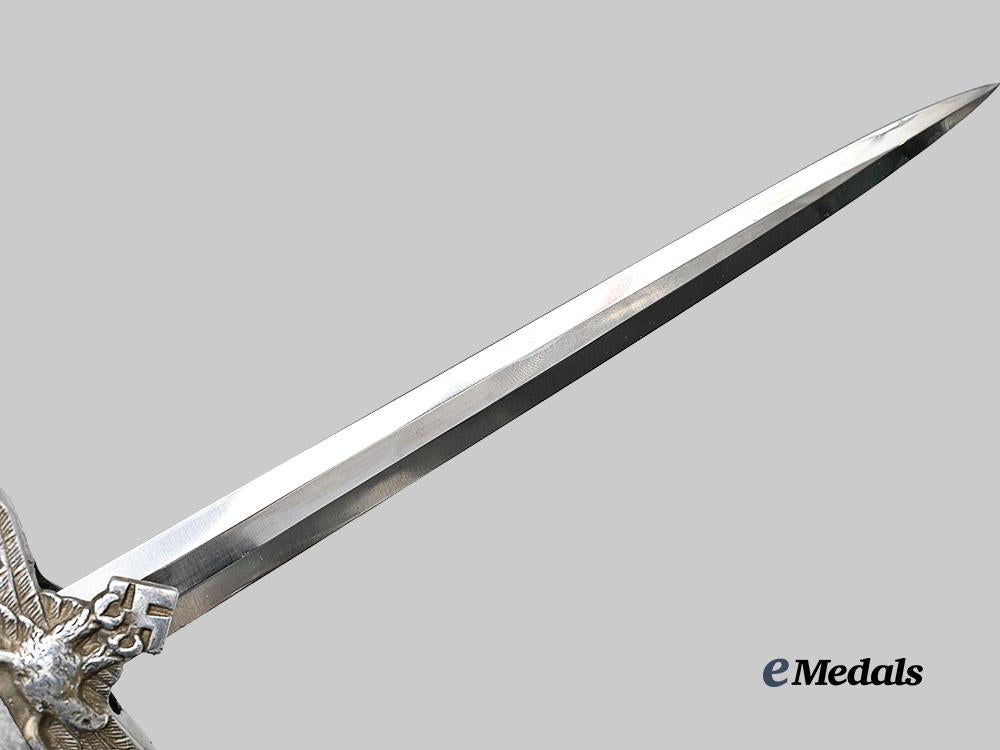 germany,_luftwaffe._an_officer’s_dress_dagger,_with_general’s_hanger,_by_a_l_c_o_s_o_e_medals__g61481_8