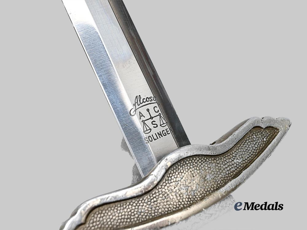 germany,_luftwaffe._an_officer’s_dress_dagger,_with_general’s_hanger,_by_a_l_c_o_s_o_e_medals__g61481_9