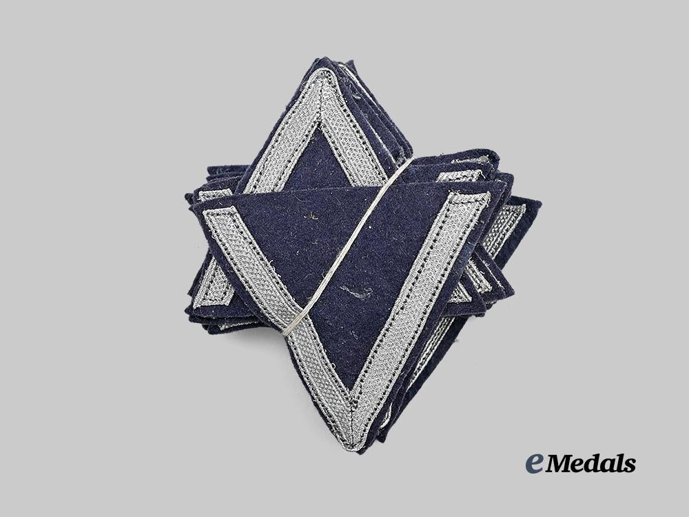 germany,_luftwaffe._a_lot_of_mint_and_unissued_gefreiter_sleeve_chevrons_e_medals__g61493_2