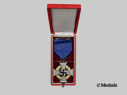germany,_third_reich._a_faithful_service_award,_special_grade_for50_years_with_case,_by_deschler&_sohn_e_medals__g61496_3