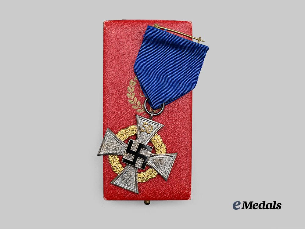 germany,_third_reich._a_faithful_service_award,_special_grade_for50_years_with_case,_by_deschler&_sohn_e_medals__g61496_5