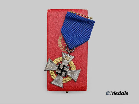 germany,_third_reich._a_faithful_service_award,_special_grade_for50_years_with_case,_by_deschler&_sohn_e_medals__g61496_5