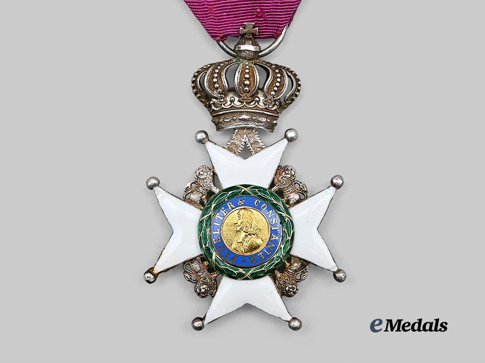 saxe-_ernestine,_duchies._a_saxe-_ernestine_house_order,_i_i_class_knight's_cross_e_medals__g61516_3
