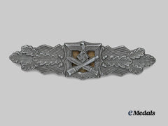 Germany, Wehrmacht. A Close Combat Clasp, Bronze Grade, Second Pattern by Friedrich Linden