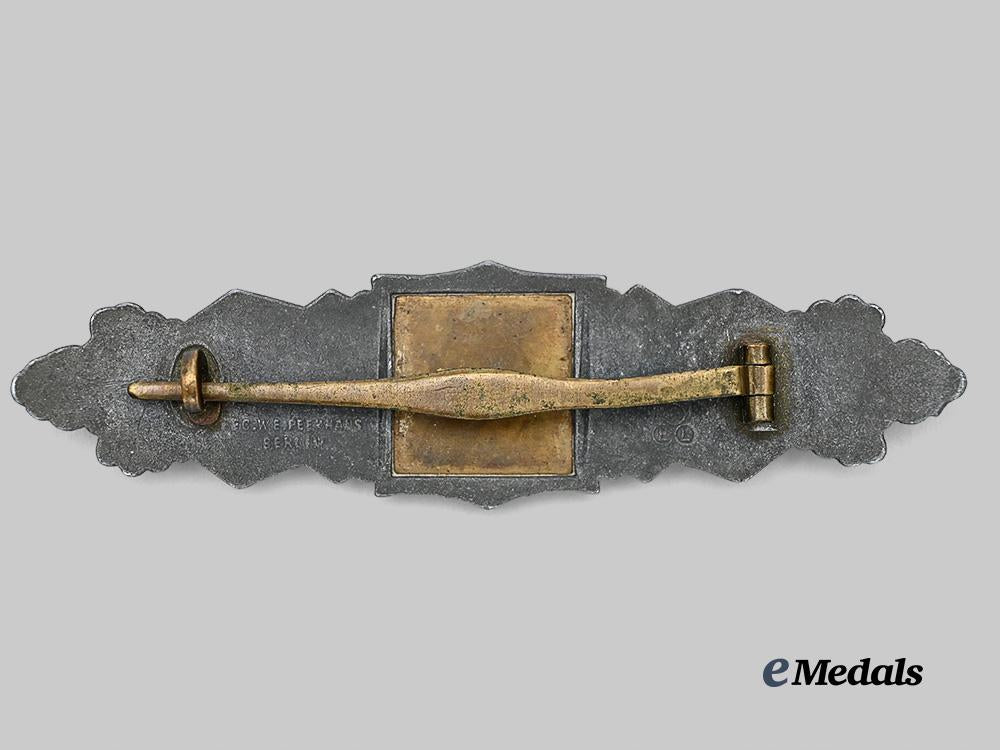 germany,_wehrmacht._a_close_combat_clasp,_bronze_grade,_second_pattern_by_friedrich_linden_e_medals__g61521_3