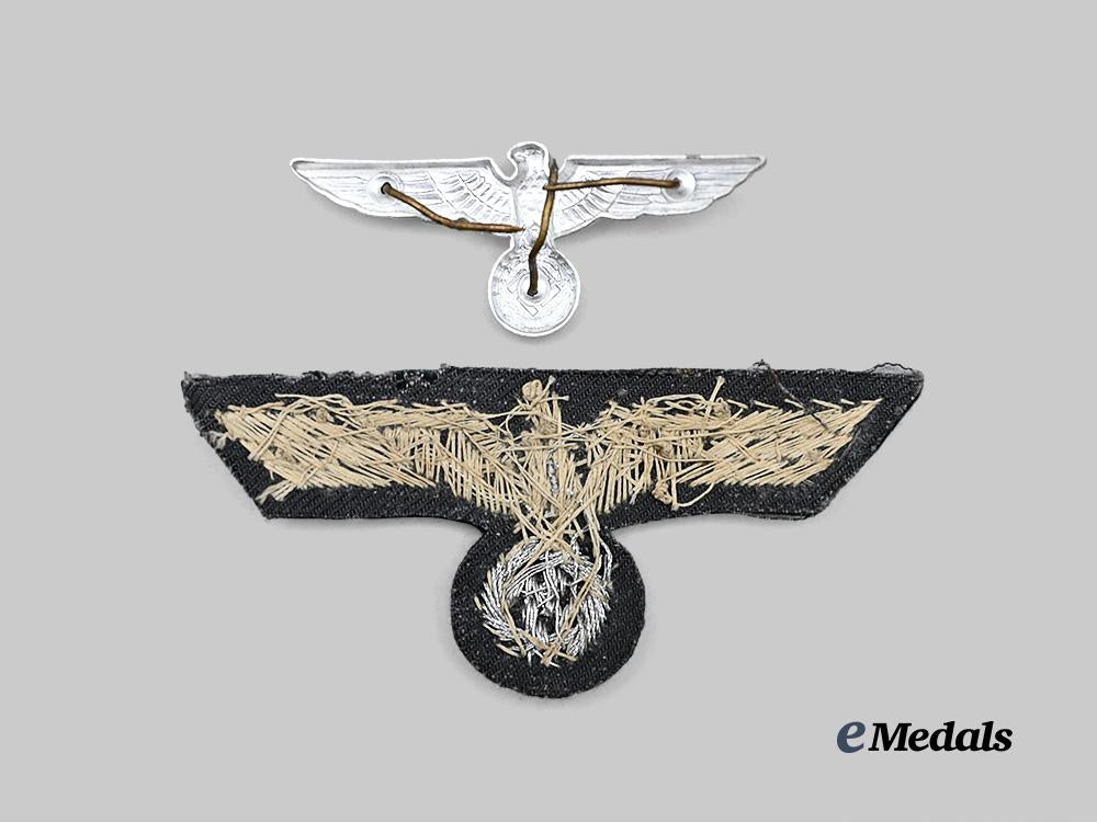 germany,_heer._a_pair_of_uniform_eagle_insignia_e_medals__g61543_3