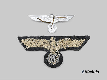 germany,_heer._a_pair_of_uniform_eagle_insignia_e_medals__g61543_3