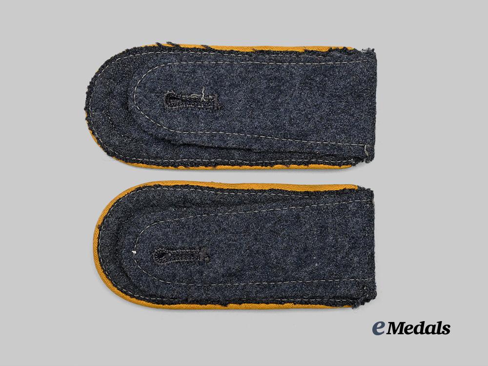 germany,_luftwaffe._a_pair_of_flight_personnel/_fallschirmjäger_stabsfeldwebel_shoulder_straps_for_instructors_e_medals__g61548_3