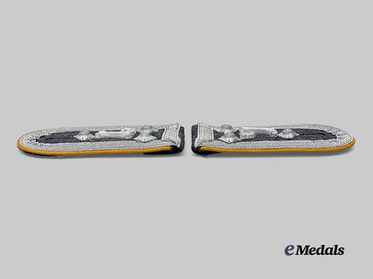 germany,_luftwaffe._a_pair_of_flight_personnel/_fallschirmjäger_stabsfeldwebel_shoulder_straps_for_instructors_e_medals__g61548_4