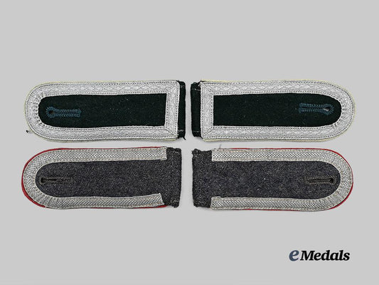 germany,_wehrmacht._a_lot_of_shoulder_straps_for_junior_n_c_os,_heer_and_luftwaffe_issue_e_medals__g61555_2