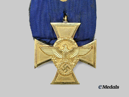 germany,_ordnungspolizei._a_long_service_award,_i_class_for25_years,_on_parade_mount_e_medals__g61560_3