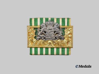 saxony,_kingdom._a_mint_honour_badge_for25_years_of_fire_brigade_service,_with_case,_by_g._a._scharffenberg_e_medals__g61566_5