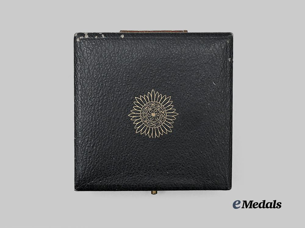 germany,_wehrmacht._an_eastern_peoples_merit_decoration,_i_class_in_gold,_with_case_e_medals__g61570_2