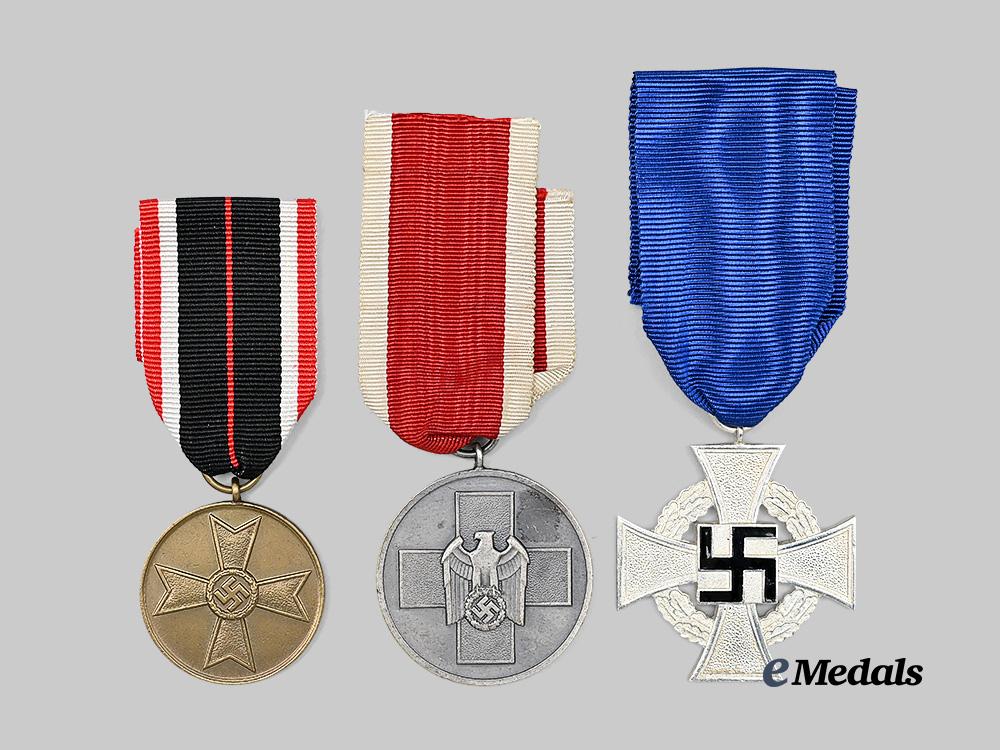germany,_third_reich._a_mixed_lot_of_awards_for_military_and_civil_service_e_medals__g61576_2