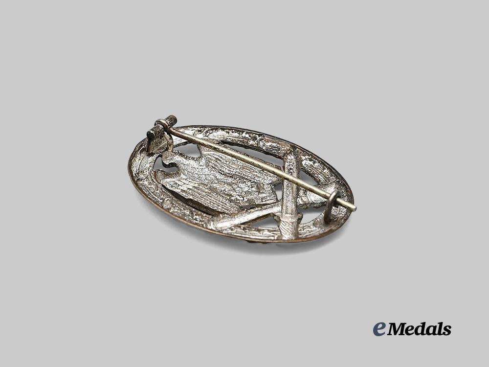 germany,_wehrmacht._a_general_assault_badge,_hollow_tombak_version_by_an_unknown_maker_e_medals__g61587_4
