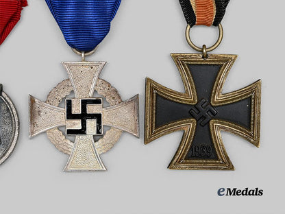 germany,_wehrmacht._a_mixed_lot_of_awards_e_medals__g61591_4