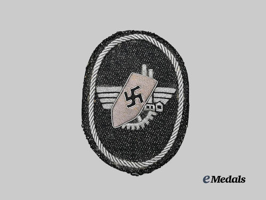 germany,_third_reich._a_werkschutz_leader’s_sleeve_insignia_e_medals__g61602_3