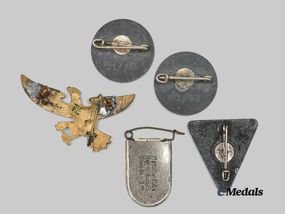 germany,_third_reich._a_mixed_lot_of_badges_and_insignia_e_medals__g61603_3