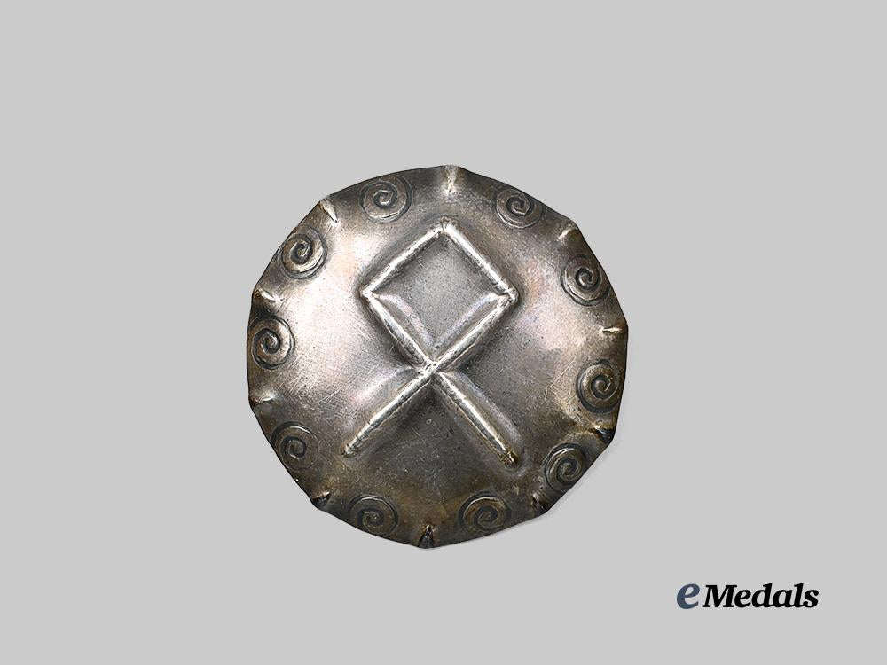 germany,_imperial._a_germanic_folk_art_brooch_in_silver,_by_carl_dillenius_e_medals__g61609_2