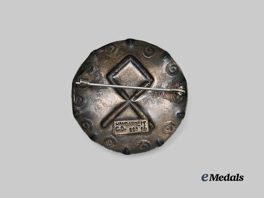 germany,_imperial._a_germanic_folk_art_brooch_in_silver,_by_carl_dillenius_e_medals__g61609_3