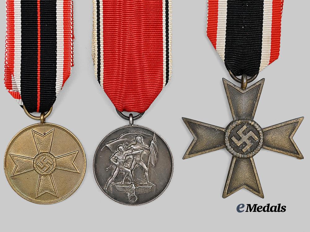 germany,_third_reich._a_mixed_lot_of_awards_for_military_and_civil_service_e_medals__g61614_3