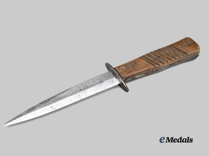 germany,_imperial._a_trench_knife,_with_knot_e_medals__g61620_5