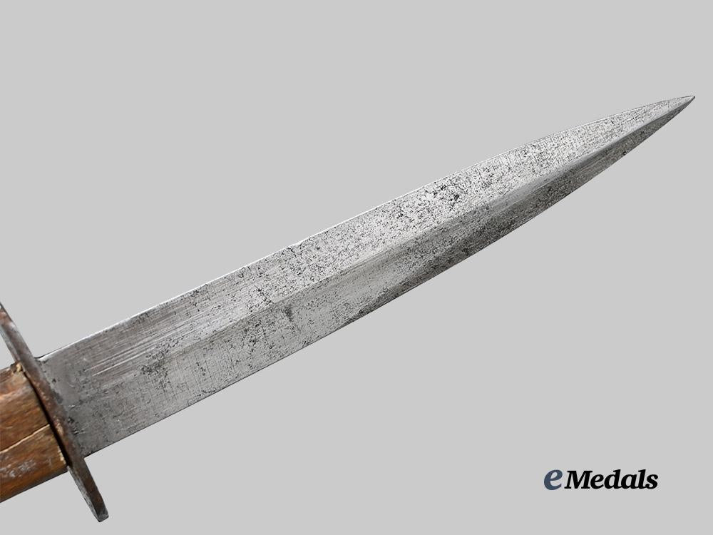 germany,_imperial._a_trench_knife,_with_knot_e_medals__g61620_8