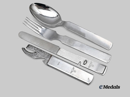 germany,_heer._a_field_utensil_kit,_by_gustav_auerswald_e_medals__g61627_3
