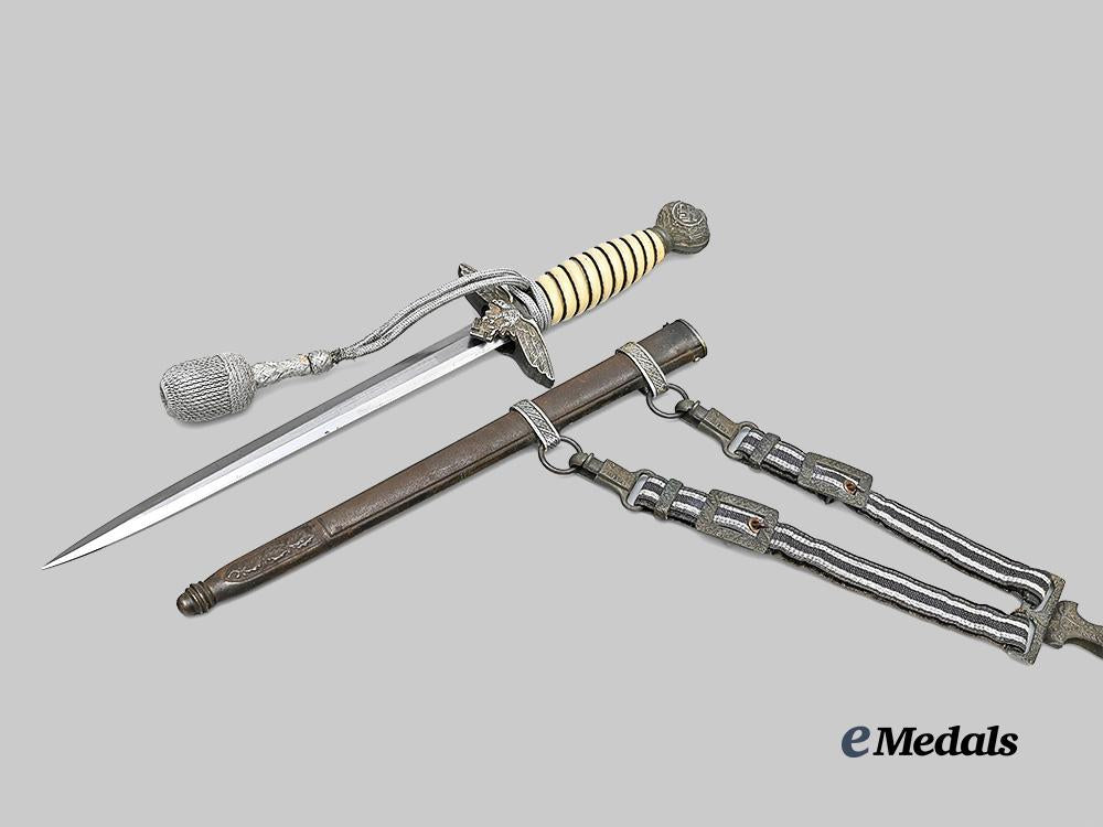 germany,_luftwaffe._an_officer’s_dress_dagger,_with_general’s_hanger,_by_a_l_c_o_s_o_e_medals__g61629_3